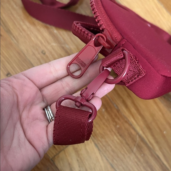 Sephora x Dagne Dover Women's Red Crossbody Bag - Picture 5 of 5